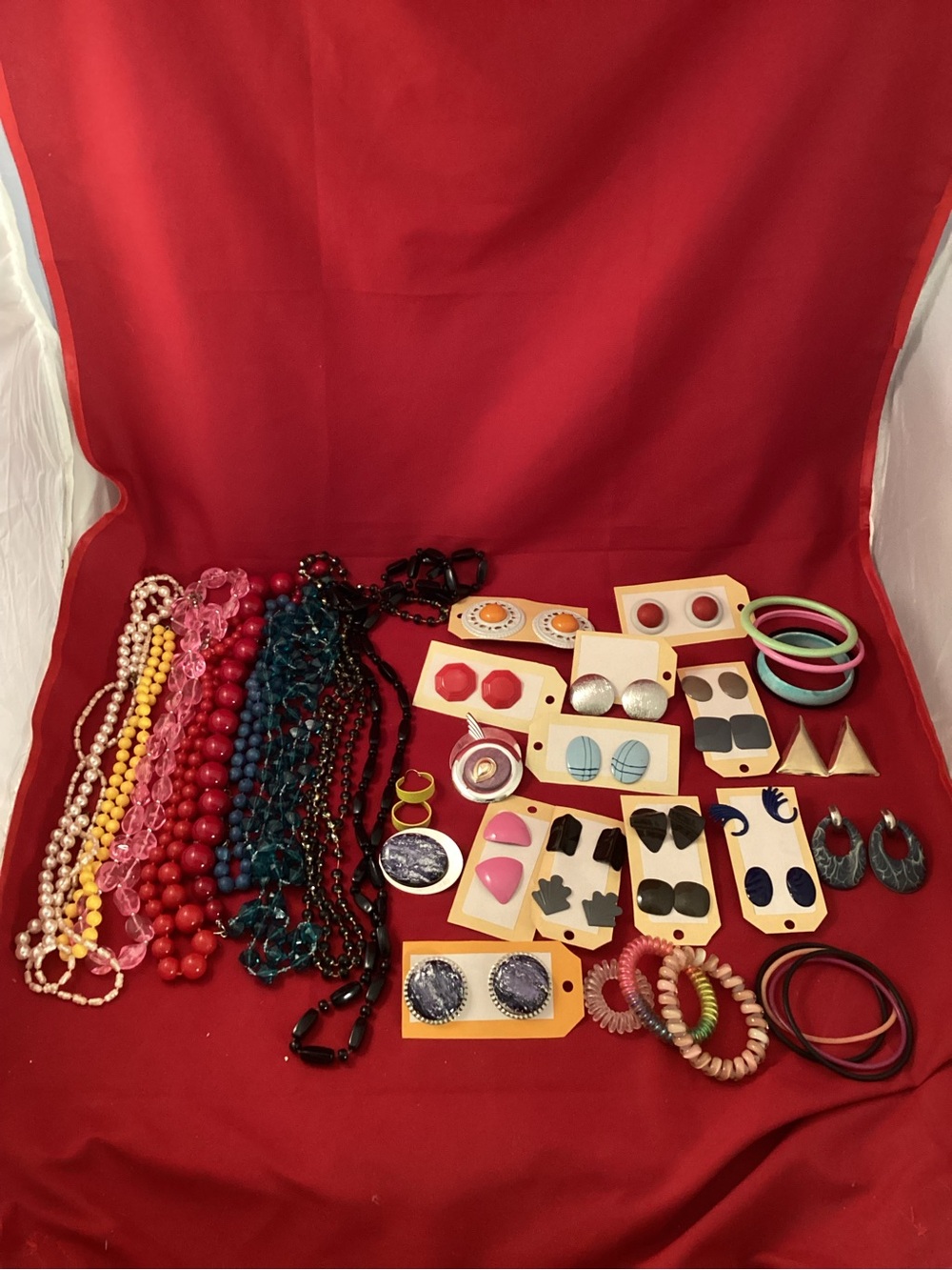 539 grams of vintage Women’s Jewelry Set
